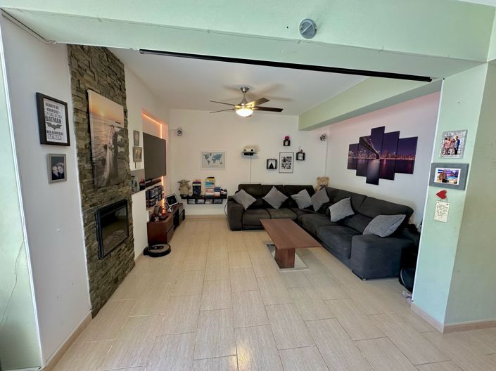 Image No.3-3 Bed House for sale