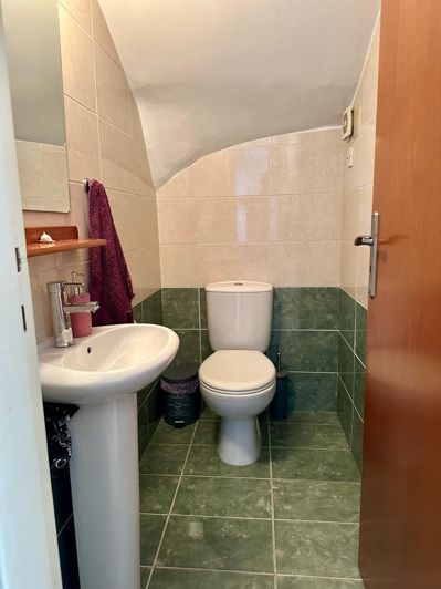 Image No.8-3 Bed House for sale