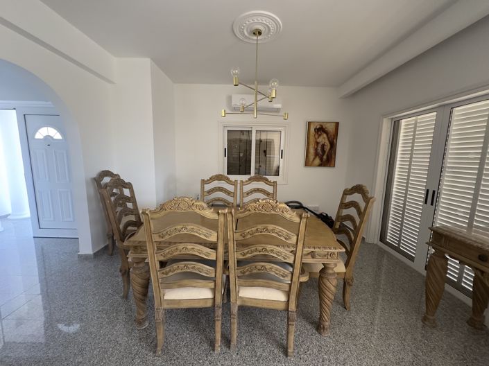 Image No.10-6 Bed Villa for sale