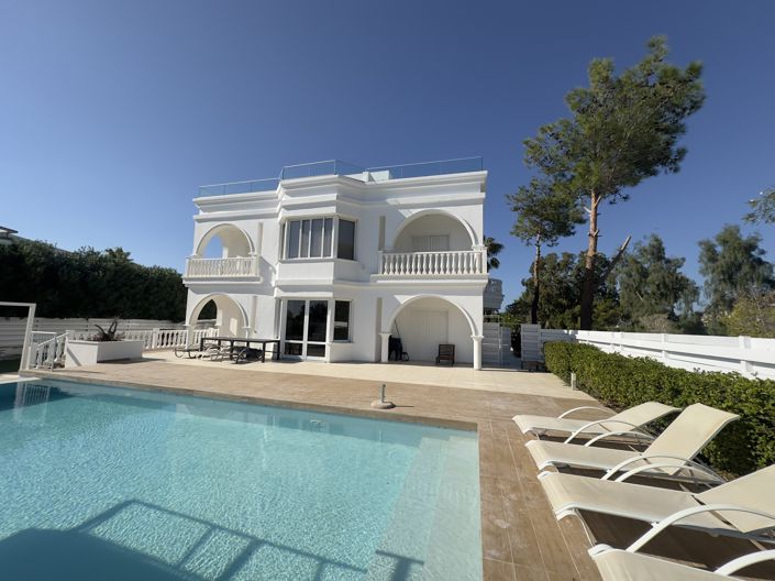 Image No.2-6 Bed Villa for sale