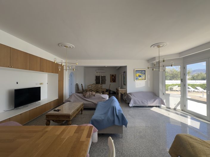 Image No.7-6 Bed Villa for sale