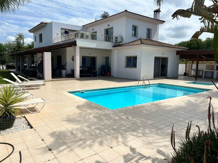 Image No.1-5 Bed House for sale