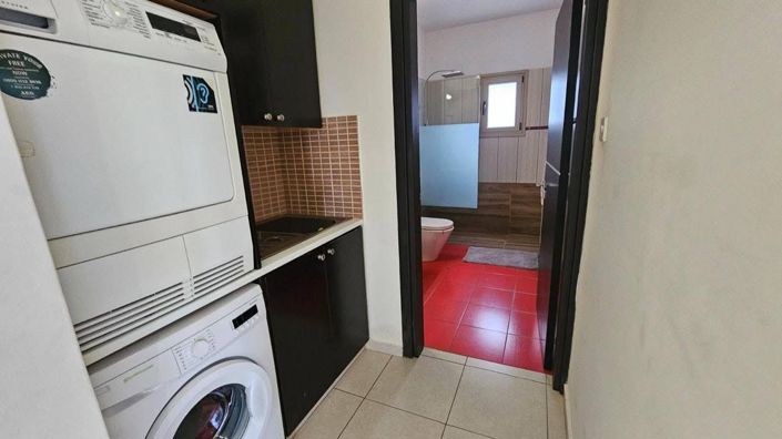 Image No.11-5 Bed House for sale