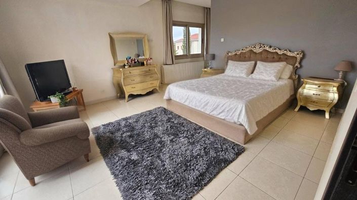 Image No.13-5 Bed House for sale