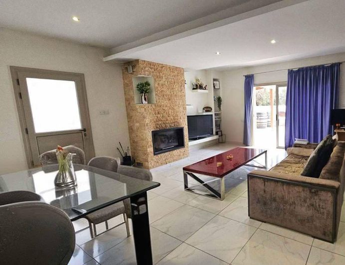 Image No.4-5 Bed House for sale