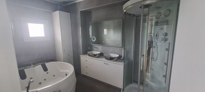 Image No.14-Appartement de 2 chambres à vendre à Empa