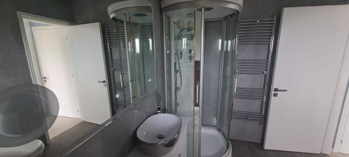 Image No.17-Appartement de 2 chambres à vendre à Empa