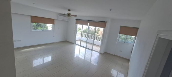 Image No.4-Appartement de 2 chambres à vendre à Empa