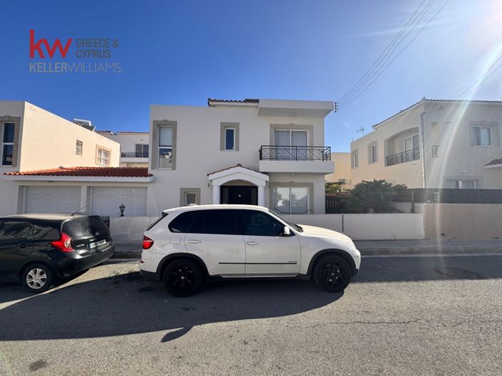 Image No.1-3 Bed House for sale