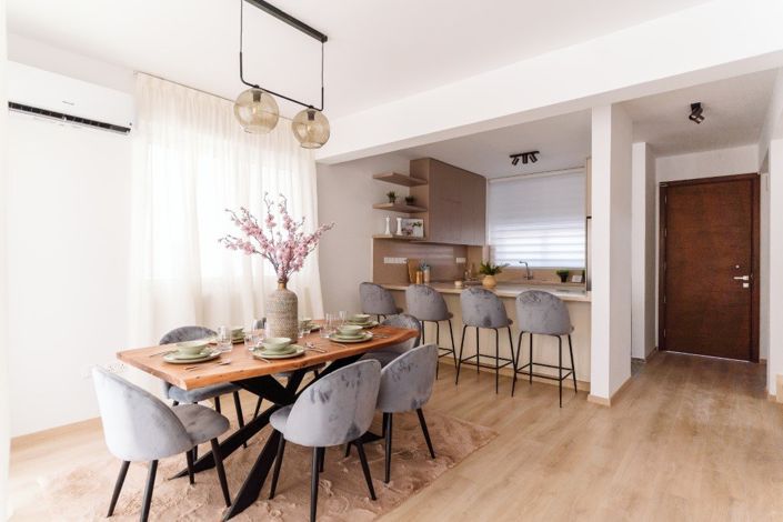 Image No.2-Maison de 4 chambres à vendre à Peyia