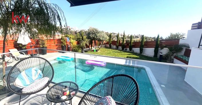 Image No.1-4 Bed House for sale