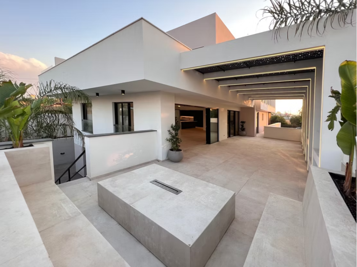 Image No.9-Maison de 7 chambres à vendre à Latsia