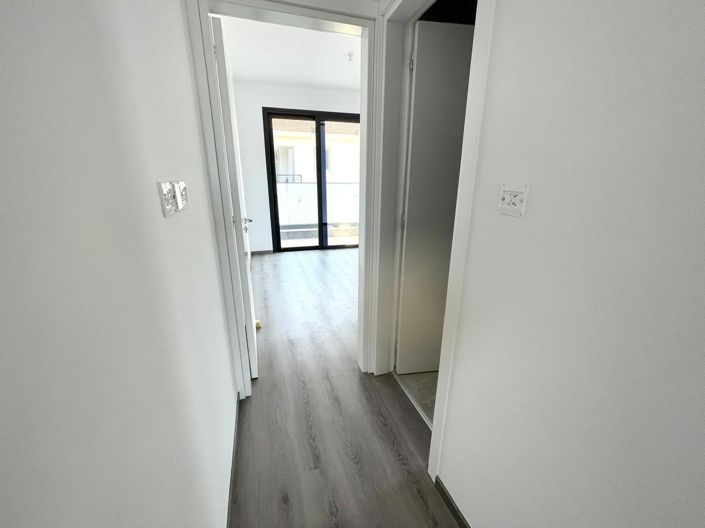 Image No.2-Appartement de 1 chambre à vendre à Empa