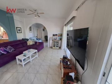 e012e084-bed6-4b68-984f-ba049e4d8616