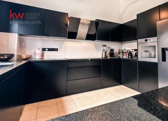 Image No.4-Maison de 8 chambres à vendre à Peyia