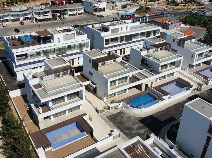 Image No.7-4 Bed House for sale