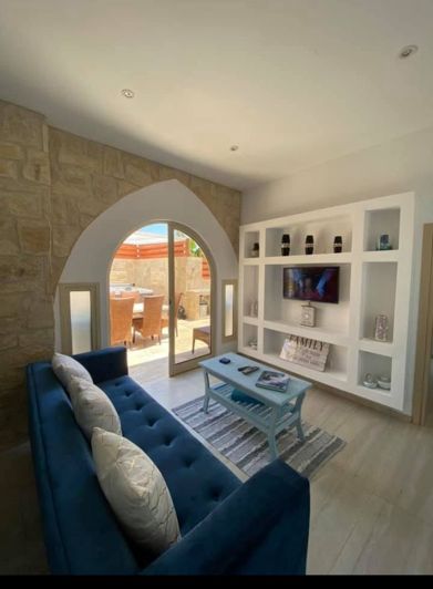 Image No.1-2 Bed House for sale