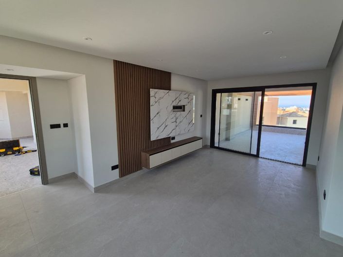 Image No.25-Studio for sale