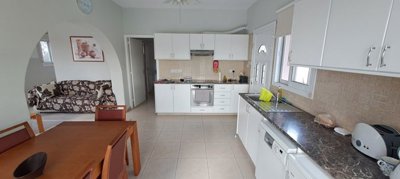 698ca010-dec6-4e0d-bad5-2ea674189941