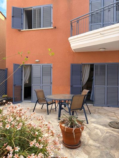 Image No.9-2 Bed House for sale