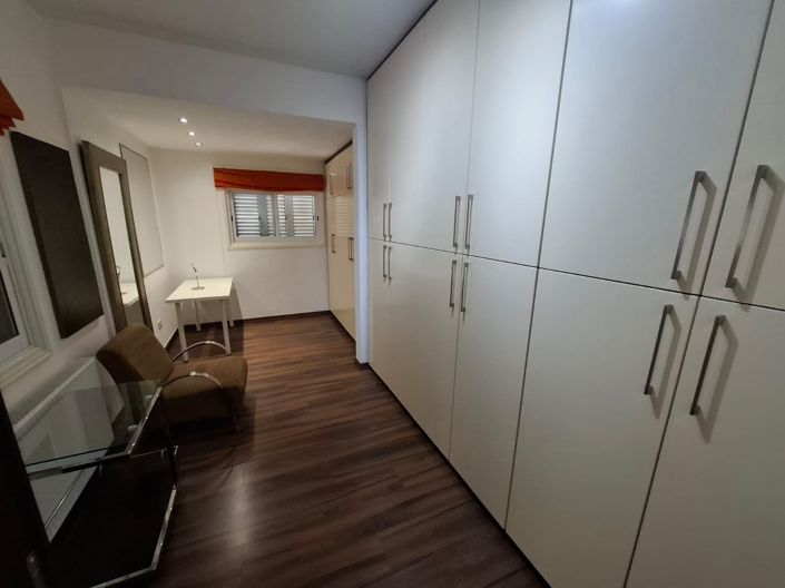 Image No.12-6 Bed House for sale