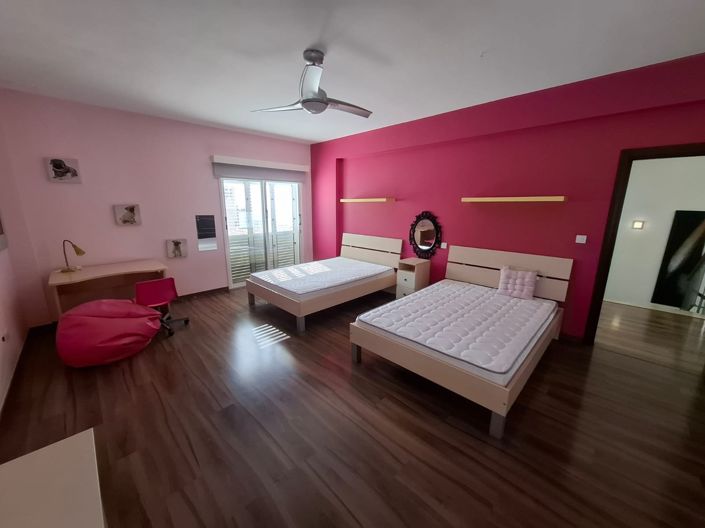 Image No.16-6 Bed House for sale