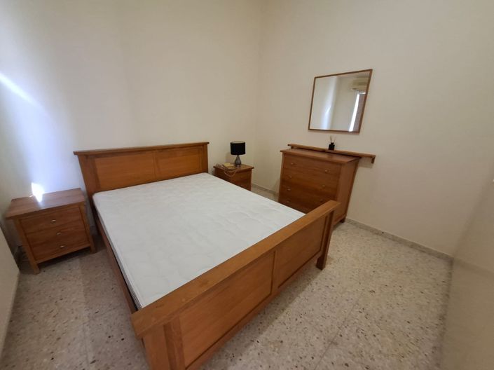 Image No.17-6 Bed House for sale