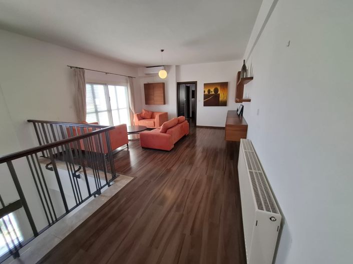 Image No.7-6 Bed House for sale