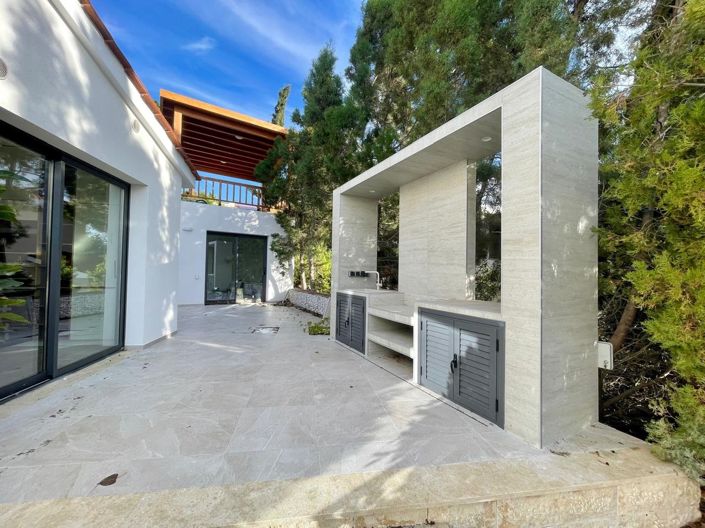 Image No.11-5 Bed Bungalow for sale