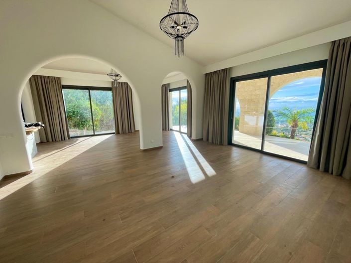 Image No.2-5 Bed Bungalow for sale