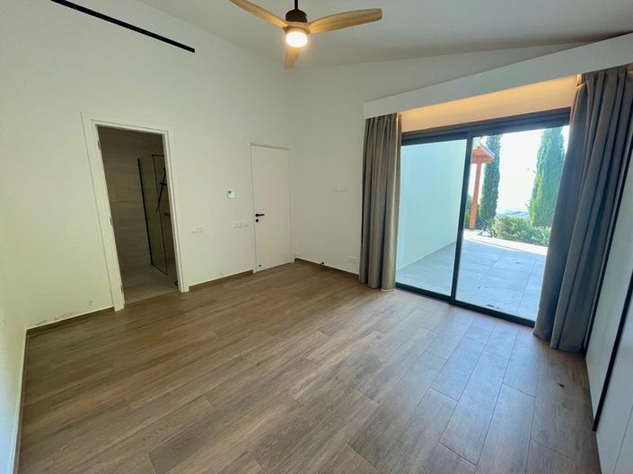 Image No.9-5 Bed Bungalow for sale