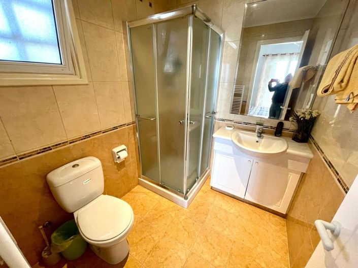 Image No.16-4 Bed House for sale