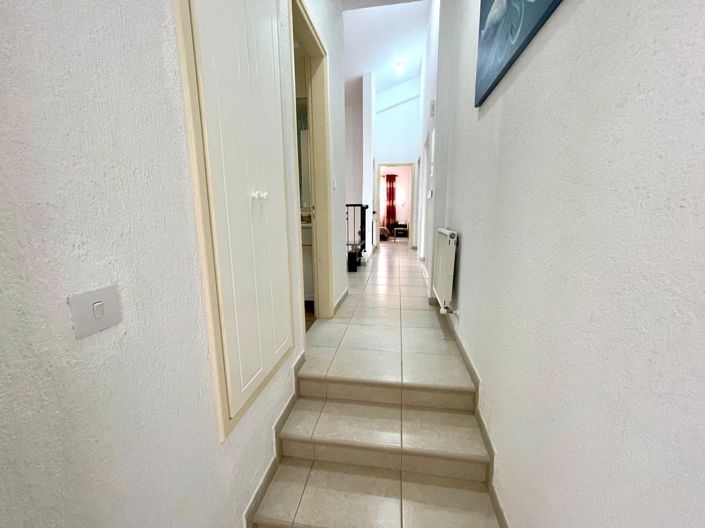 Image No.7-4 Bed House for sale