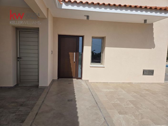 Image No.2-4 Bed Villa for sale