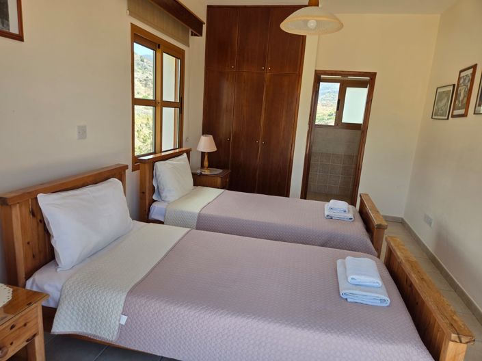 Image No.11-3 Bed House for sale