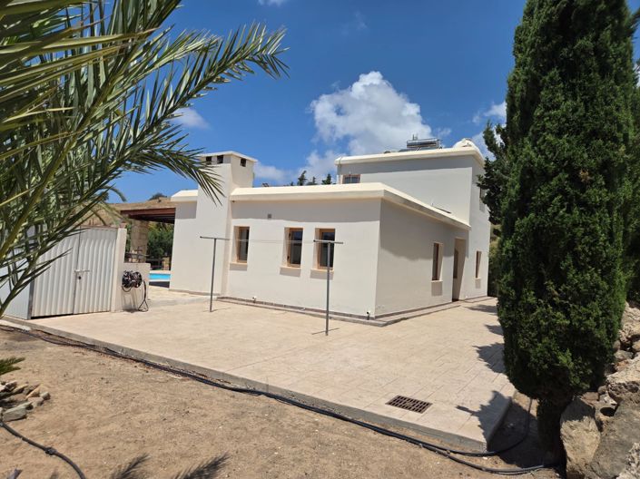 Image No.20-3 Bed House for sale