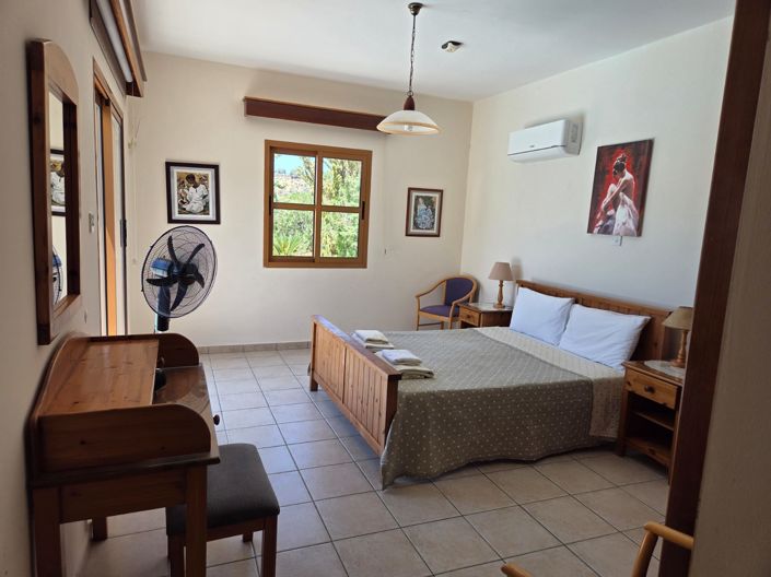 Image No.6-3 Bed House for sale