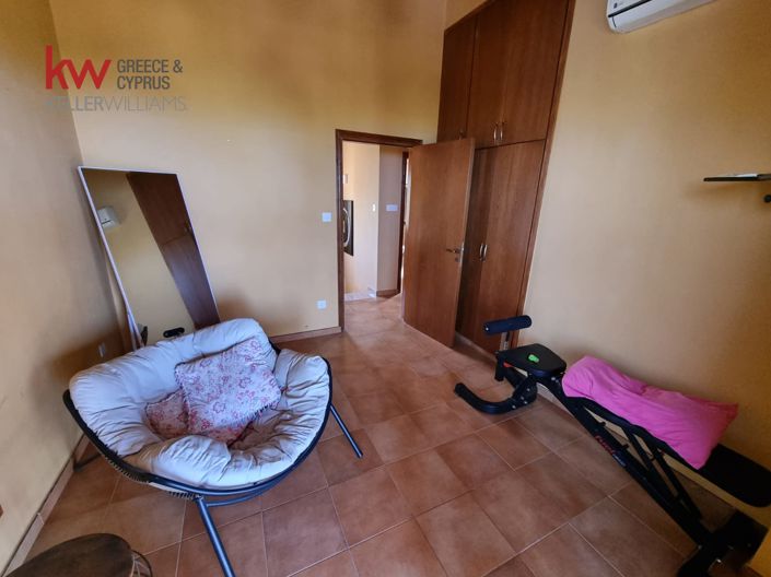 Image No.20-4 Bed House for sale