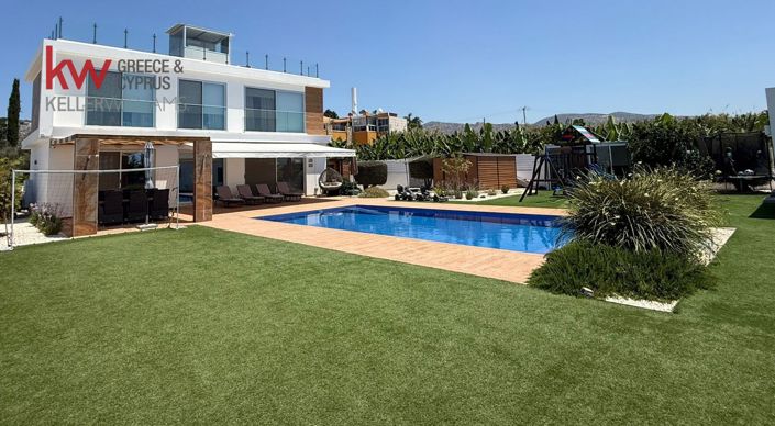 Image No.2-4 Bed Villa for sale