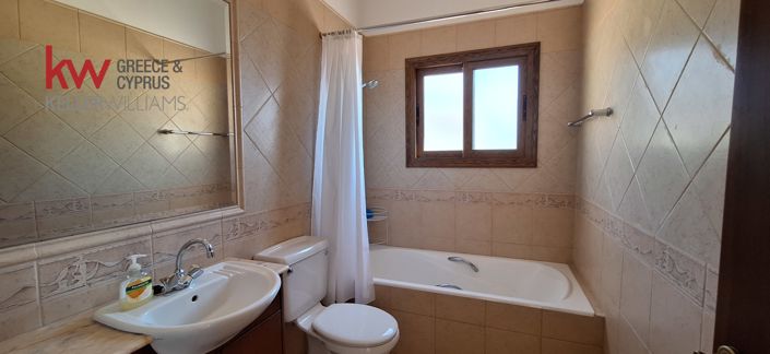 Image No.16-4 Bed House for sale
