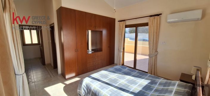 Image No.18-4 Bed House for sale