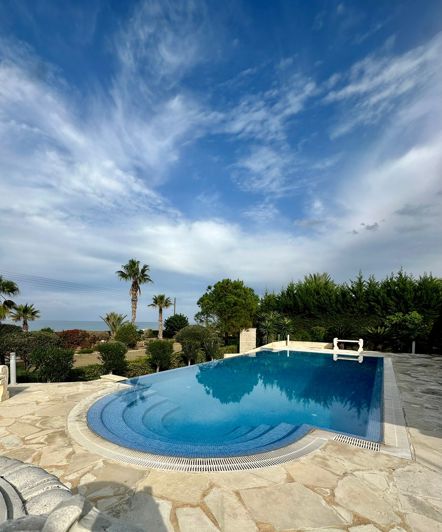 Image No.2-4 Bed Villa for sale
