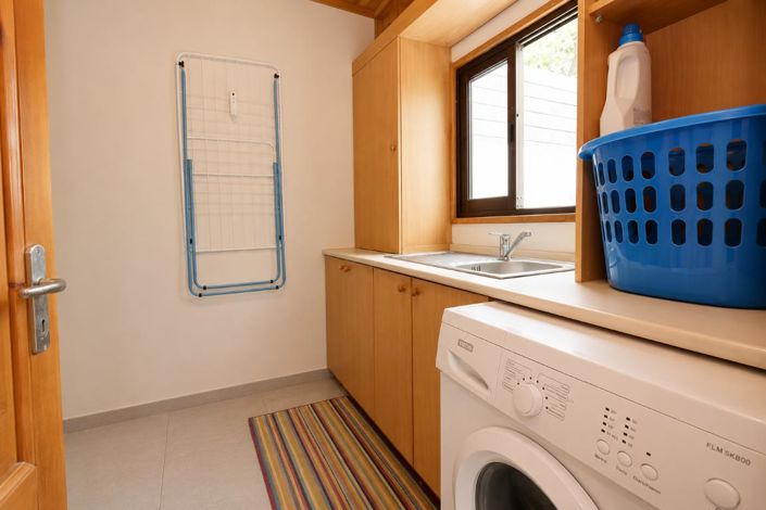 Image No.11-3 Bed House for sale