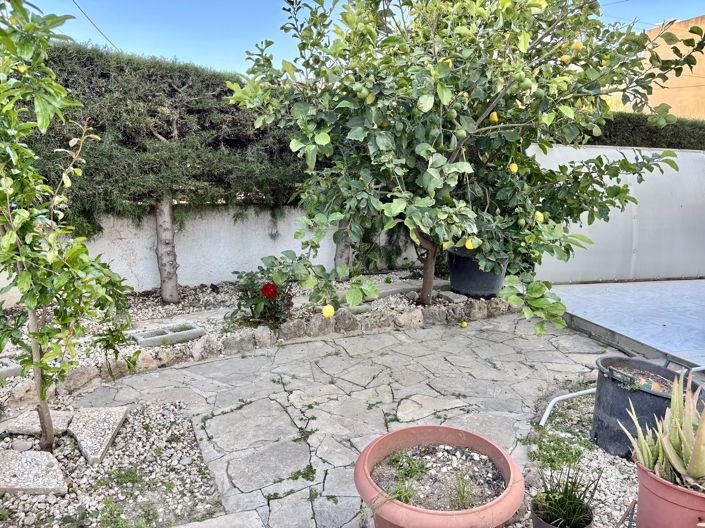Image No.11-3 Bed House for sale