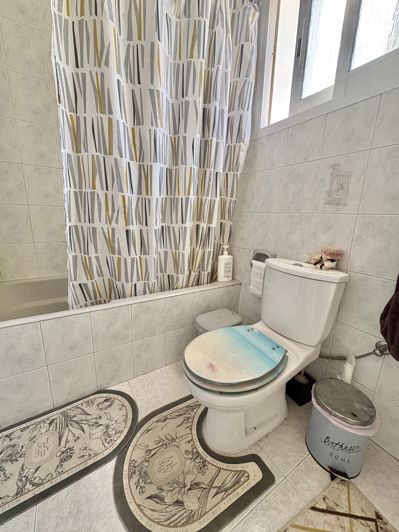 Image No.8-3 Bed House for sale