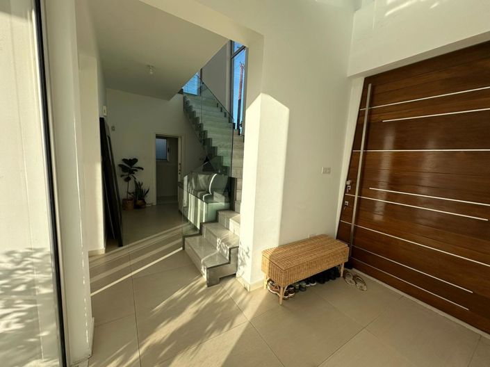 Image No.6-5 Bed Villa for sale