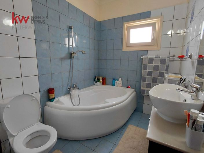 Image No.16-5 Bed House for sale