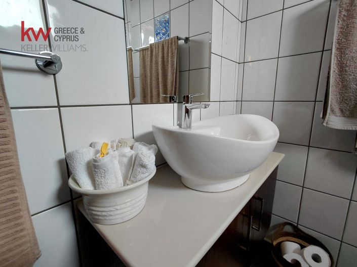 Image No.18-5 Bed House for sale