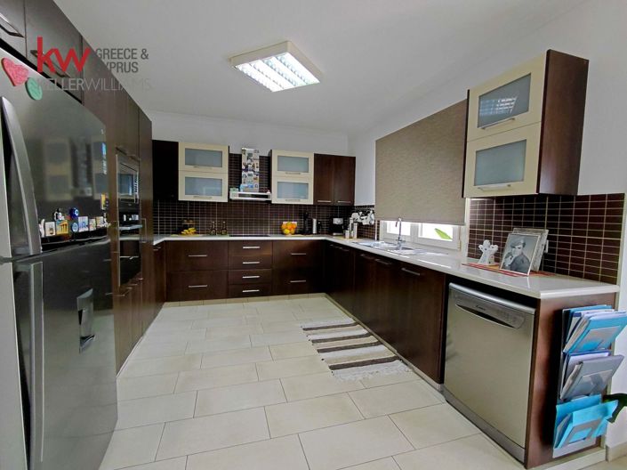 Image No.2-5 Bed House for sale
