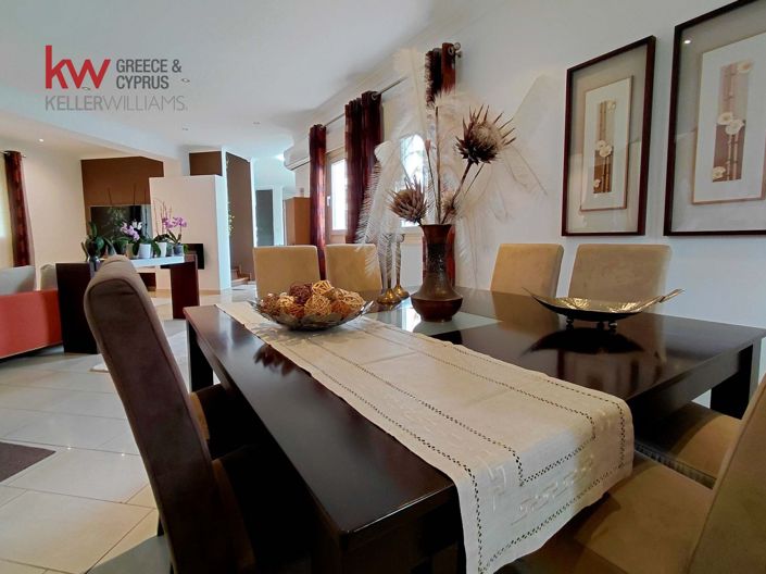 Image No.30-5 Bed House for sale